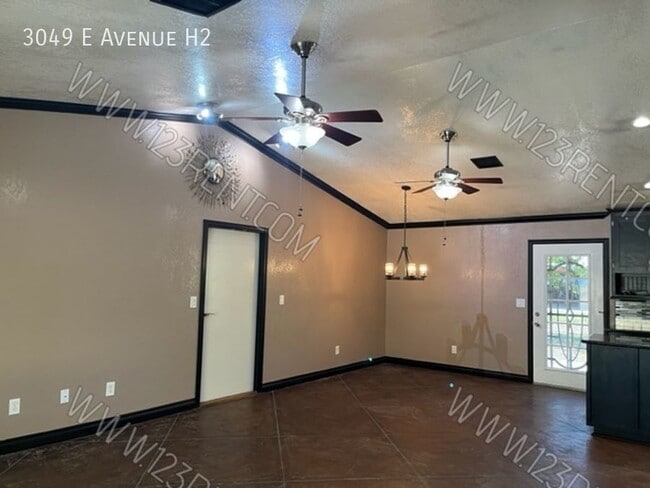 Photo - 3049 E Ave H10