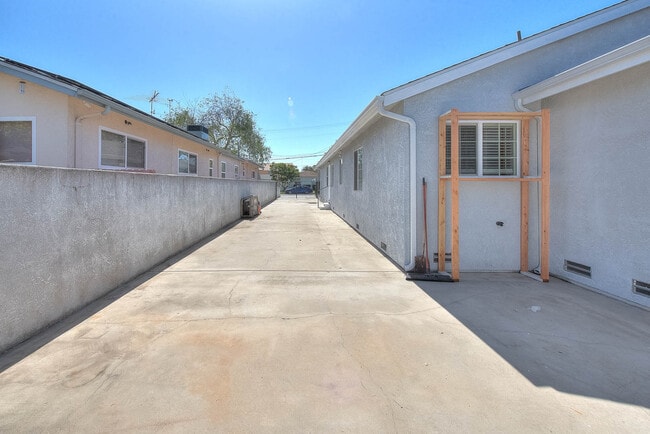Photo - 24600 Cypress St