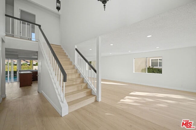 Photo - 243 Blanquita Way