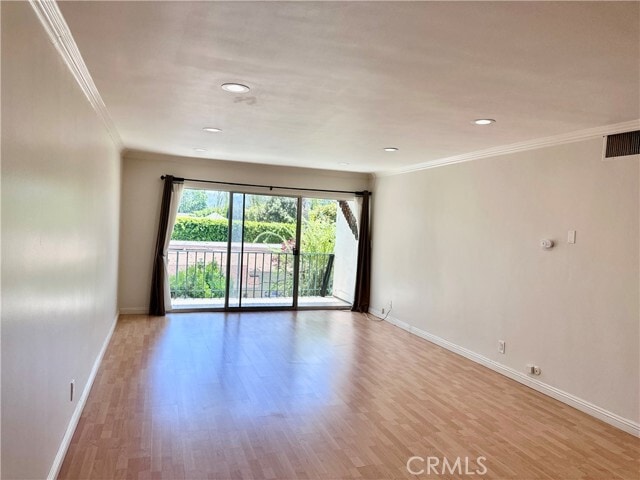 Photo - 10240 Camarillo St