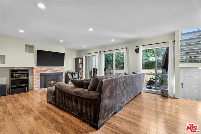 Photo - 5267 Coldwater Canyon Ave