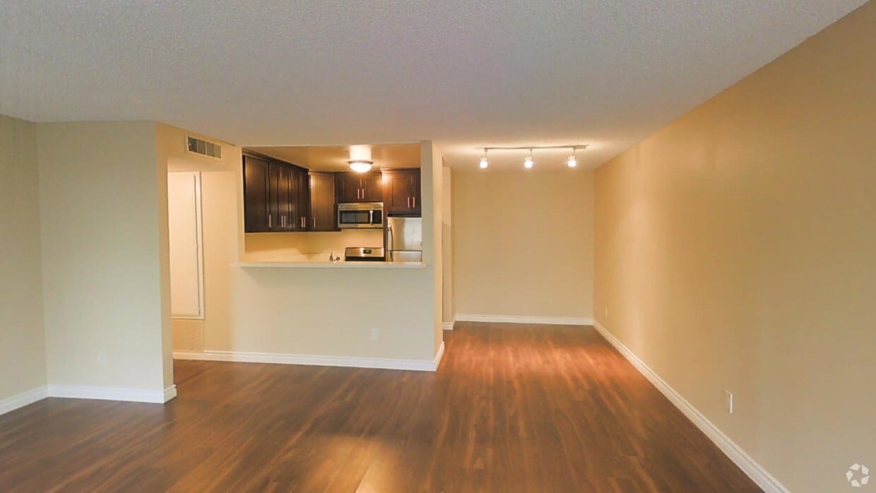 3D Tour - The Woods at Toluca Lake