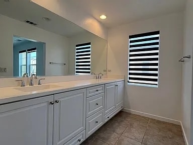 Master bath - 6 Jenkins Dr