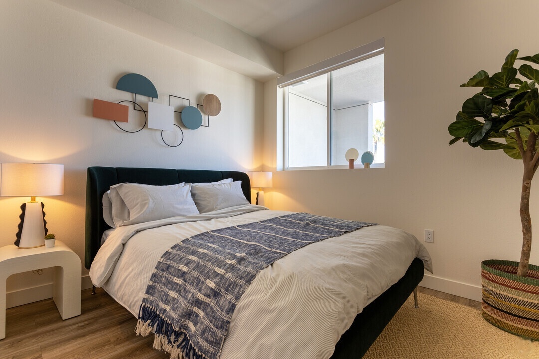 Floor Plan - 2 Bed 2 Bath - 1039 sqft