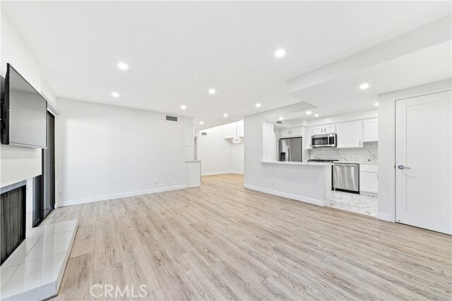 Building Photo - 15215 Magnolia Blvd