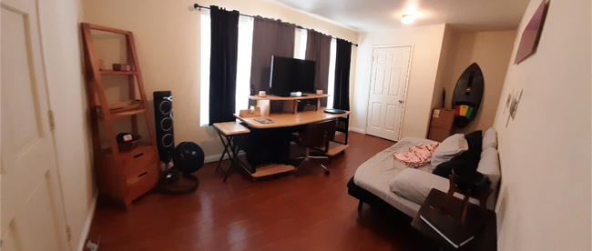 Photo - 2228 Garnet Ave