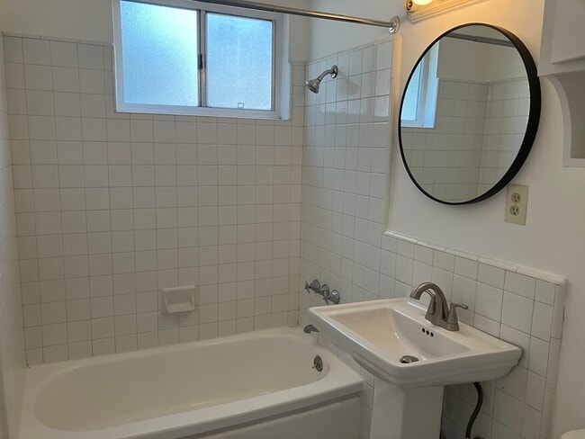 Photo - 1114 N Harper Ave Unit #12