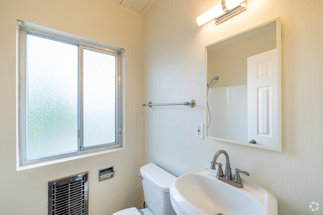 Studio - 380SF - Bathroom - Park Verdugo Apartments