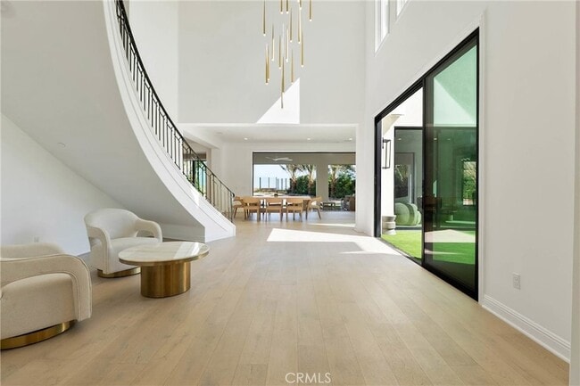 Photo - 20448 Liverpool Way