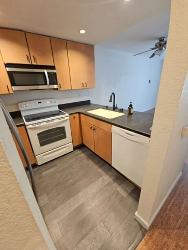 Photo - 1BR/1BA CONDO with GARAGE and PARKING in S...