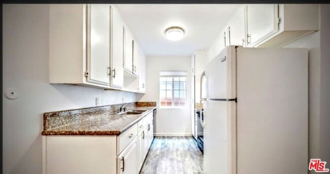 Photo - 3740 Veteran Ave