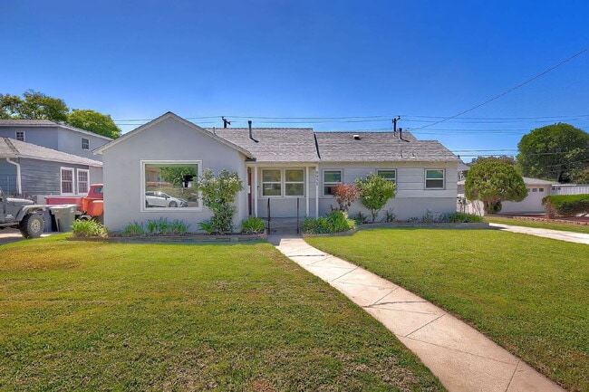 Building Photo - Beautifully Renovated La Mesa Home with 2-Car Detached Garage!