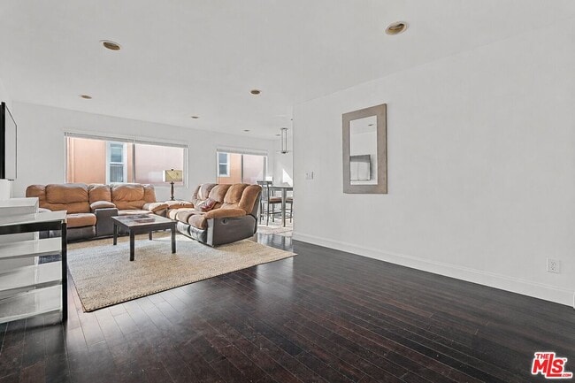 Photo - 843 4th St Unit 106