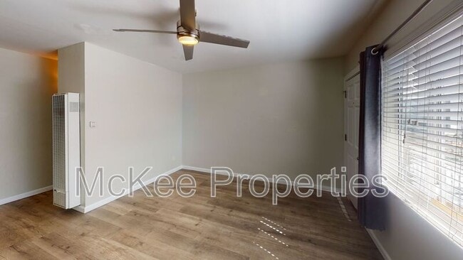 Photo - 206 Fir St