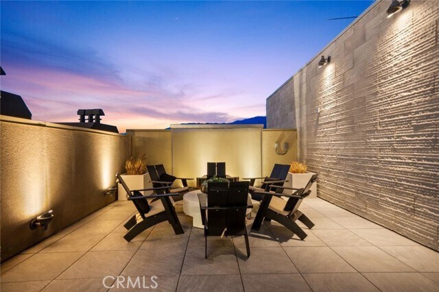 Photo - 709 E Walnut St Unit 219