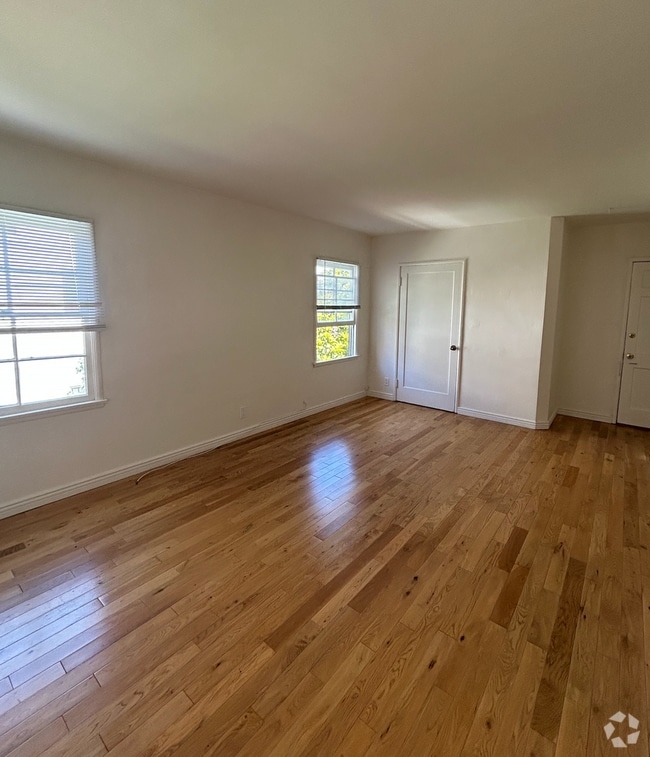Building Photo - Charming studio in prime Los Angeles locat... Unit 20 Rental