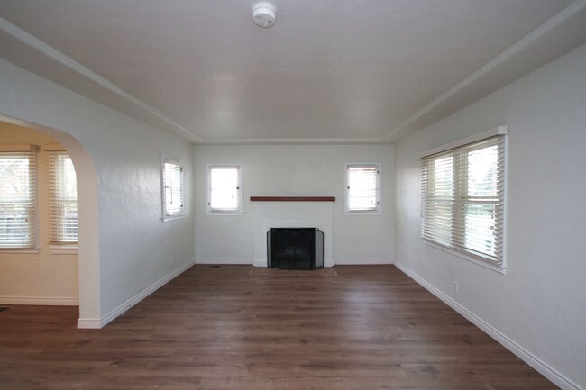 Photo - 2350 Marengo Ave