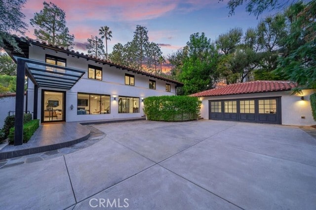 Building Photo - 760 S San Rafael Ave