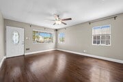 Photo - 3 Bedroom Home with Yard!