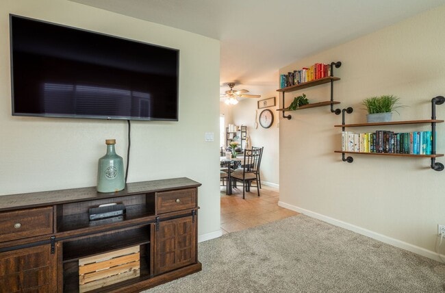 Photo - 2 Bedroom, 2 Bath Town Home in Gate Community