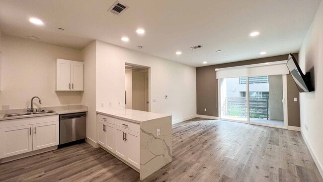 Photo - Ridgeway Apartments