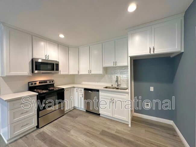 Photo - 1716-1718 1/2 W. 49th St. Unit 1718 2/3