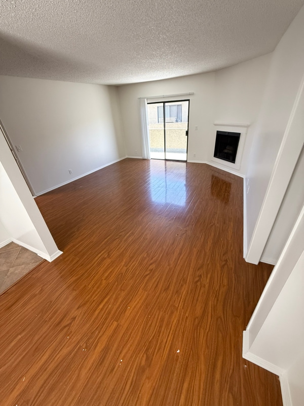 Photo - 14942 Burbank Blvd Apartment