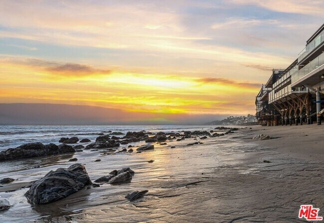 Building Photo - 27002 Malibu Cove Colony Dr