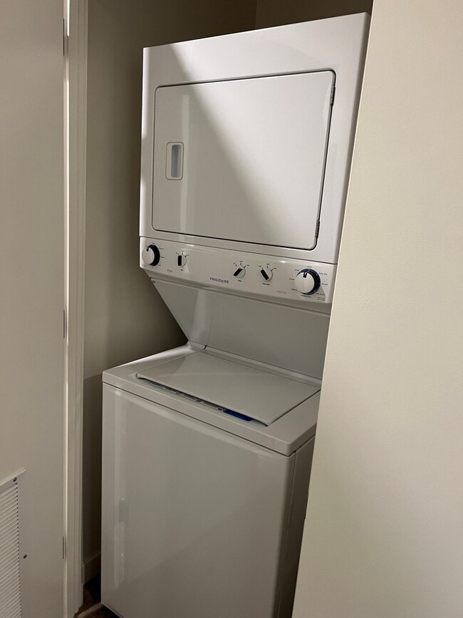 Photo - 5327 Hermitage Ave