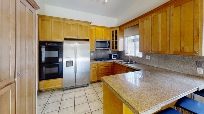 Photo - 4BR/2BA house with View, private yard!