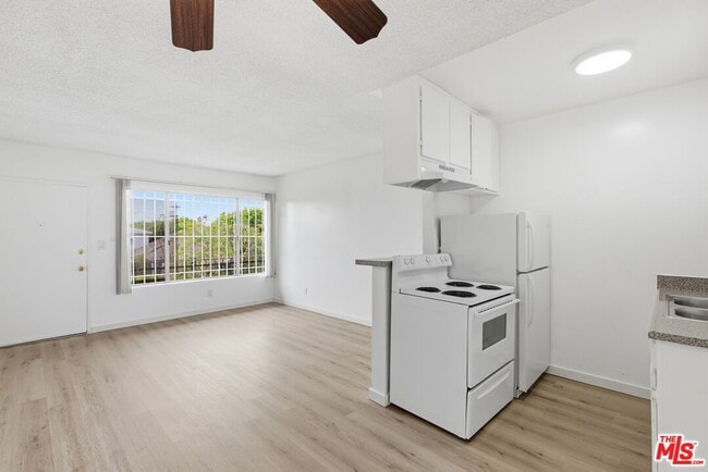 Building Photo - 711 Machado Dr Unit 6