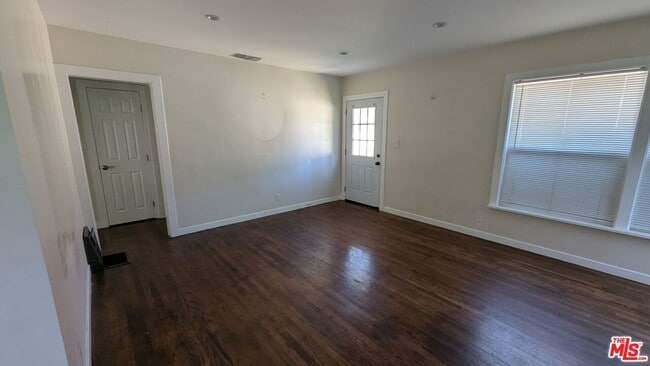 Photo - 14156 Friar St