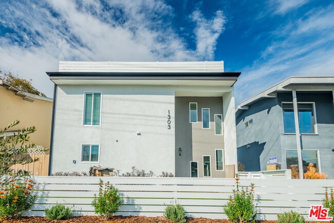 Building Photo - 1303 Beryl St Unit B