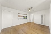 Photo - 940 W Gage Ave