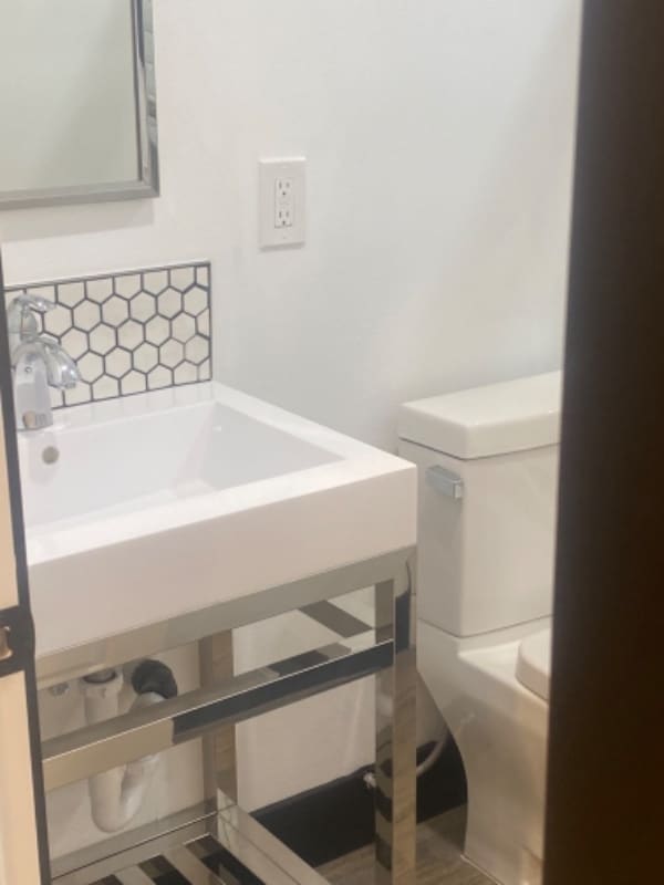 Photo - 5712 Lewis Ave Unit B