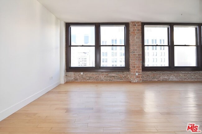 Photo - 460 S Spring St Unit 701