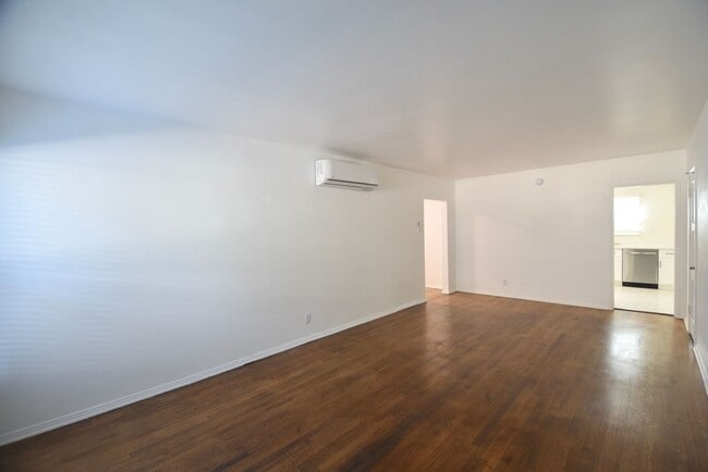 Photo - 10919 Camarillo St Unit 10919