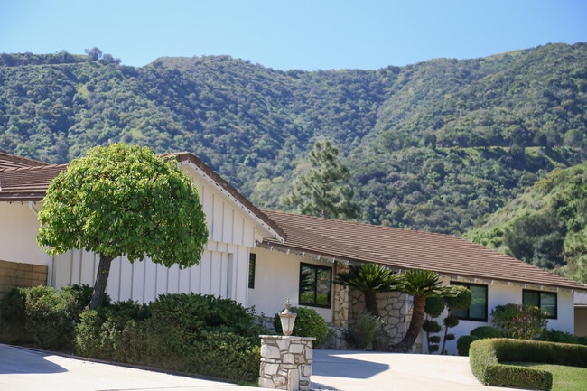 Photo - 1310 J Lee Cir