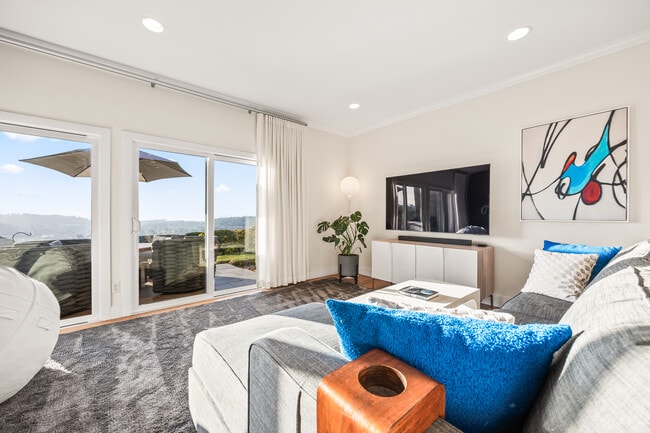 Building Photo - 4452 Caminito Fuente