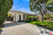 Photo - 130 Le Doux Rd House