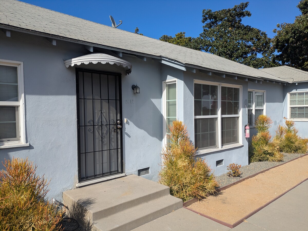 Photo - 2037 Magnolia Ave Unit 2037 Magnolia Ave