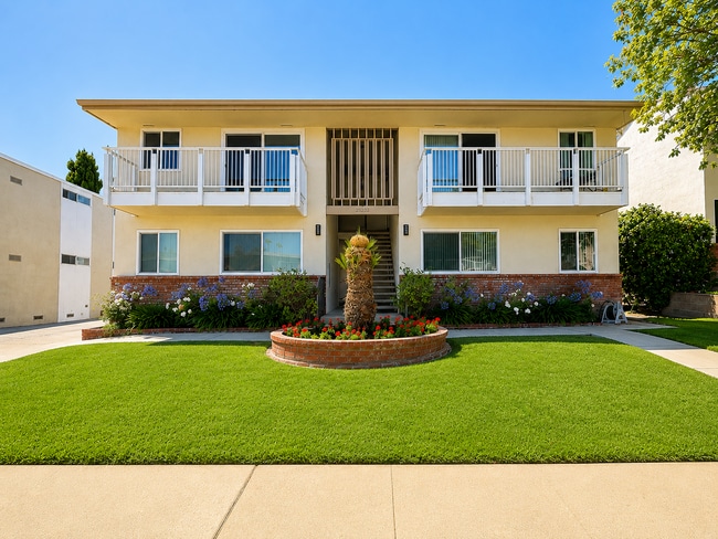 Building Photo - 25246 Bigelow Rd Unit Apartment 2