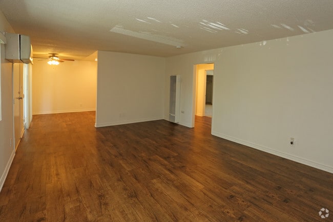 Photo - Park Cerritos Apartments