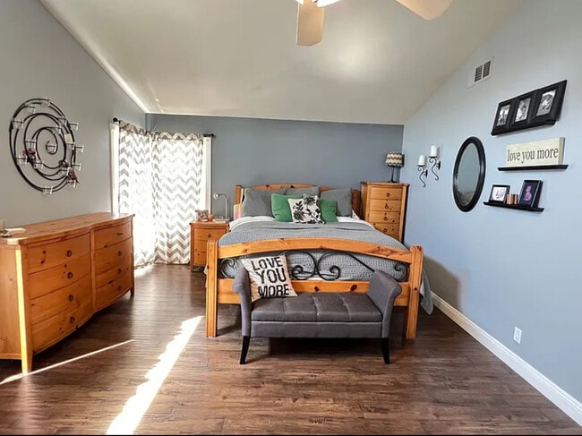 Building Photo - 7 Coronado