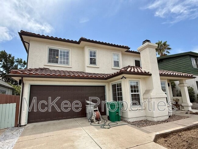 Building Photo - 4734 E Mountain View Dr Unit 1
