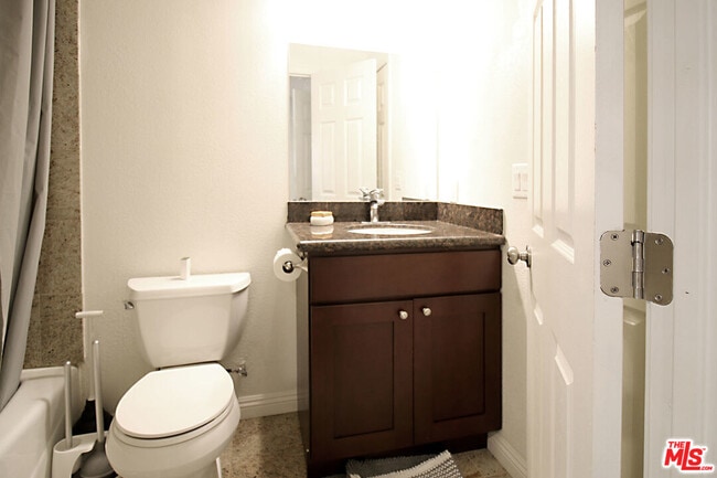 Photo - 4848 Oakwood Ave