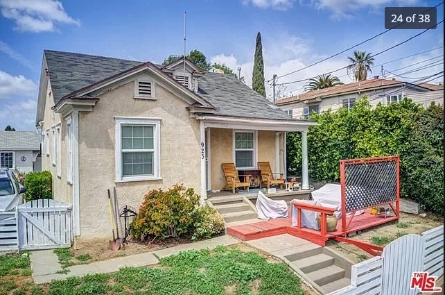 Photo - 923 Manzanita St