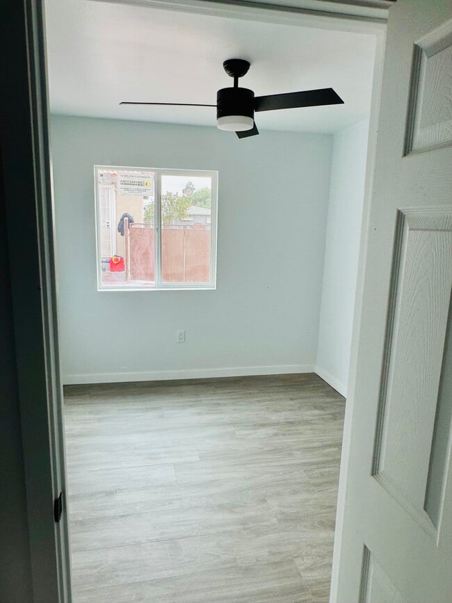 Photo - 8633 Sideview Dr Unit B