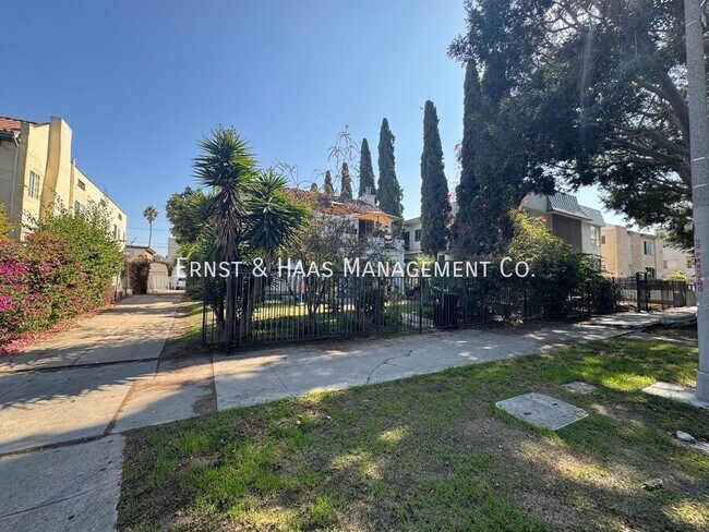 Photo - 528.5 N Kenmore Ave