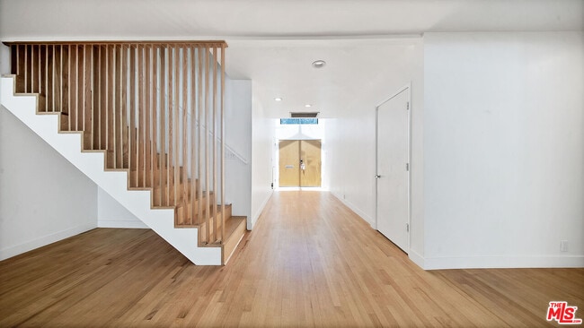 Photo - 539 Levering Ave